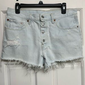 LEVIS Light Wash Denim Cutoff Shorts Like New Size 30